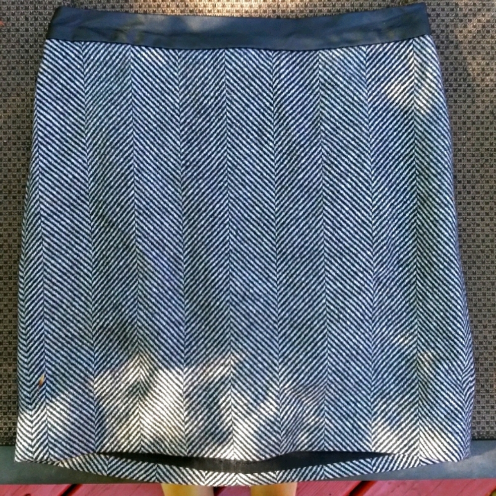 Zig Zag Wool Faux Leather Work Pencil Skirt